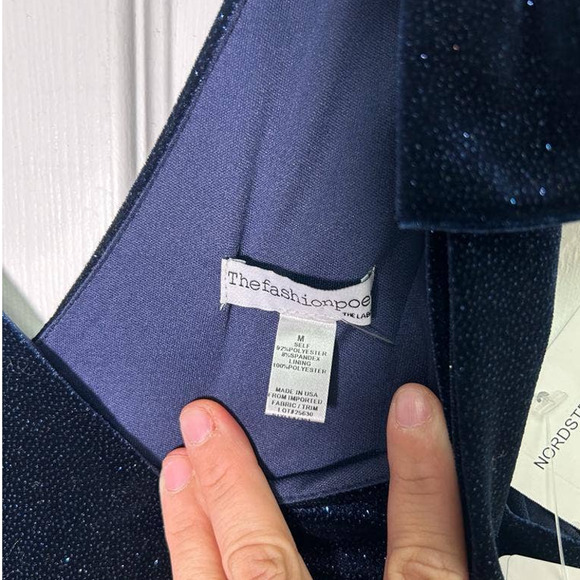 V-Front Sparkle Gown Navy - Picture 7 of 8